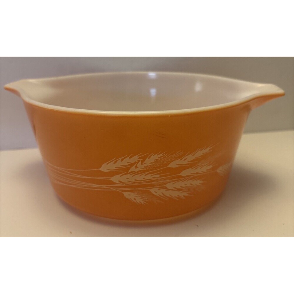 VTG Pyrex Wheat Casserole dish Orange #474 No Cover .